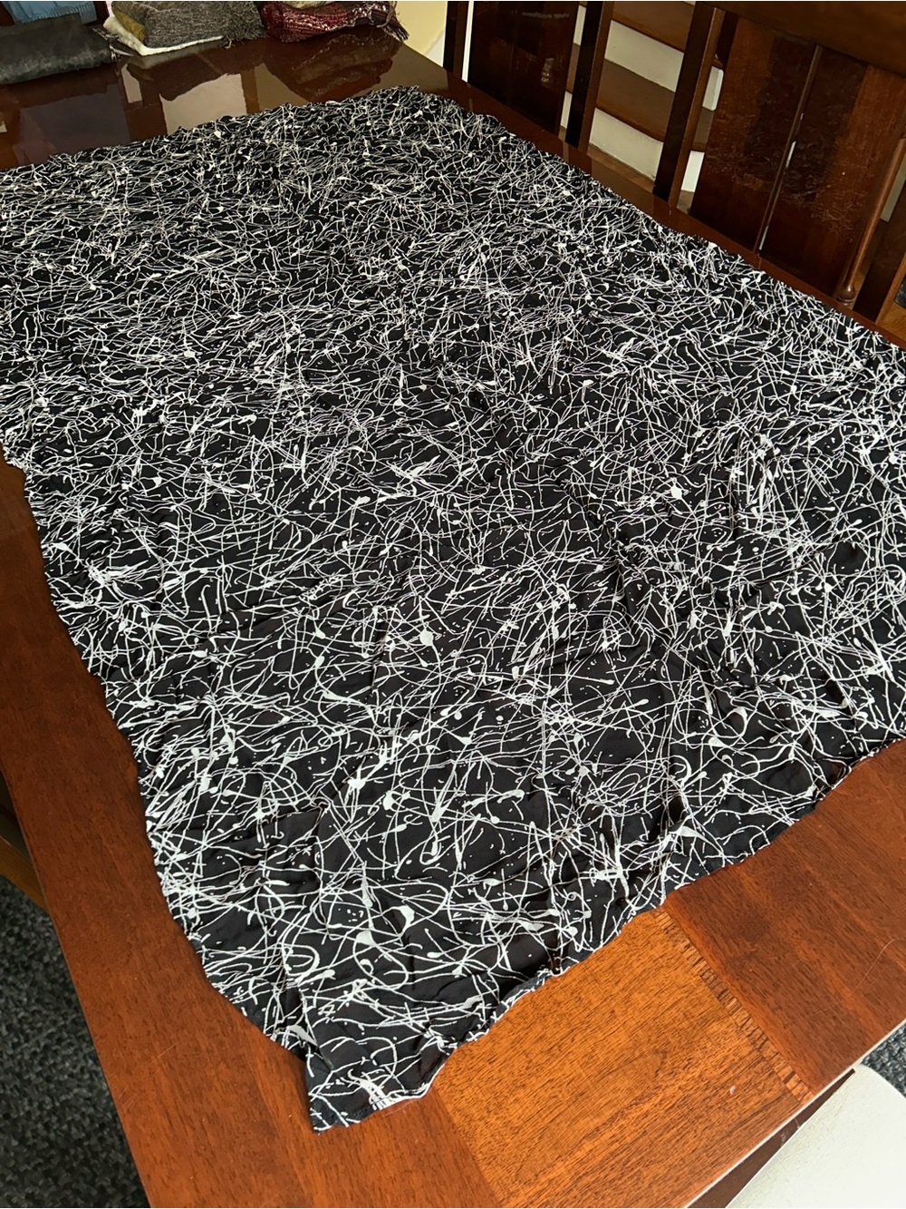 Black & White Abstract Print Women's Scarf 37“ x 55“ - Picture 2 of 7